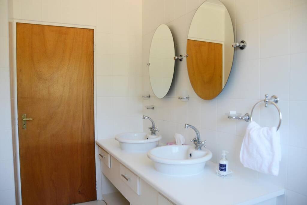 Graaff-Reinet Vrede Fountain House Farm Stay מראה חיצוני תמונה